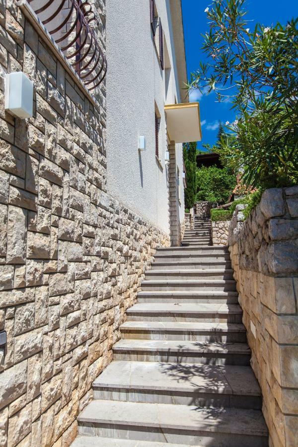 Villa Lesic Dramalj Exterior photo